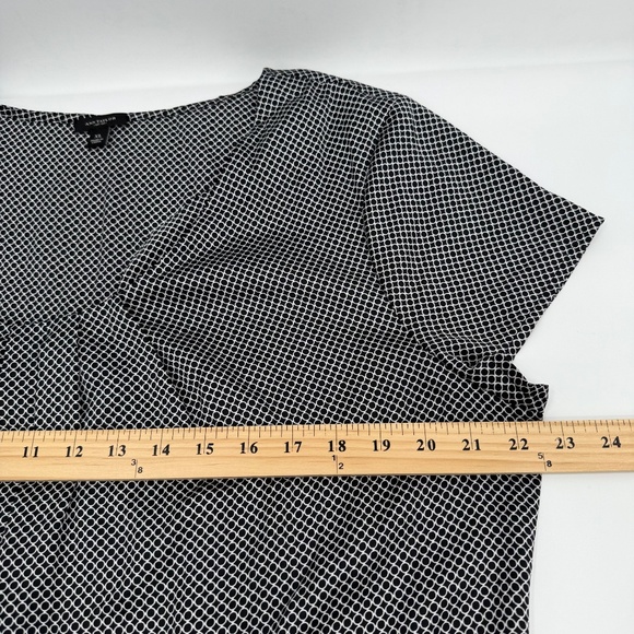 Ann Taylor Top Women XL Black White Rayon Office ShortSleeve Pleated Lightweight - Picture 8 of 10